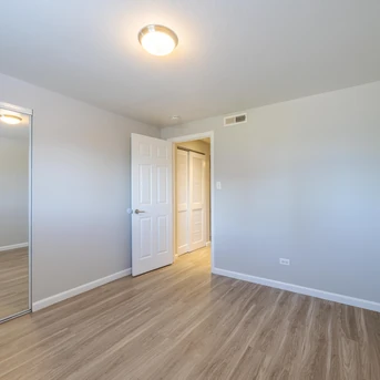 Apartment interior gallery photo 5