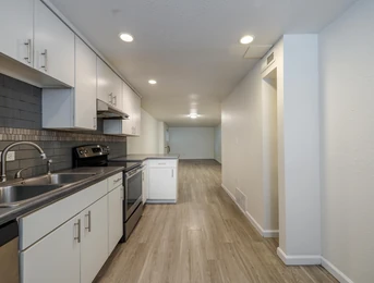 Apartment interior photo 3