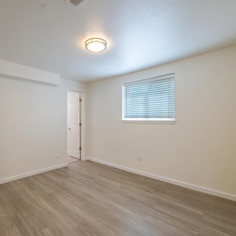 Apartment interior gallery photo 8