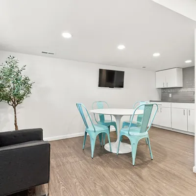 Resident lounge dining area at Lime Apartments