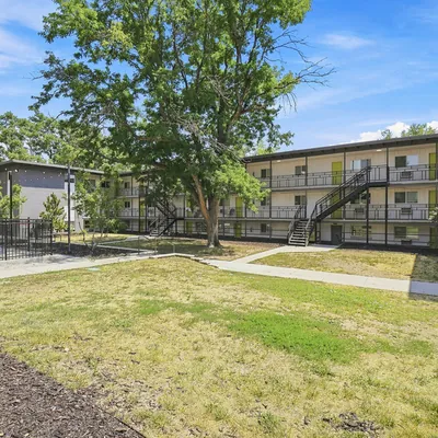 Courtyard and exterior walkways at Lime Apartments